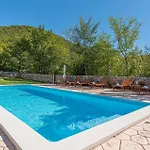 Luxurious Home In Knin With Private Swimming Pool, Can Be Inside Or Outside Casa de Férias *