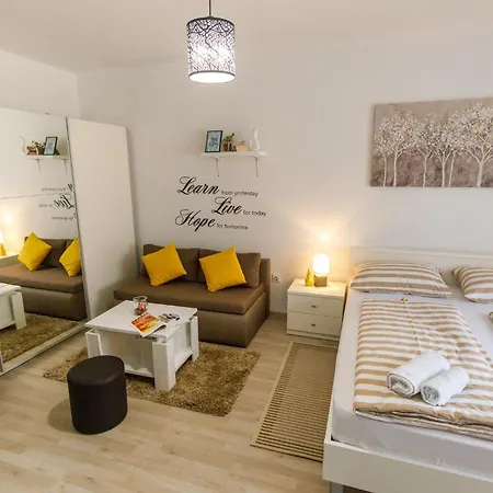 Luxurious Home In Knin With Private Swimming Pool, Can Be Inside Or Outside Casa de Férias *