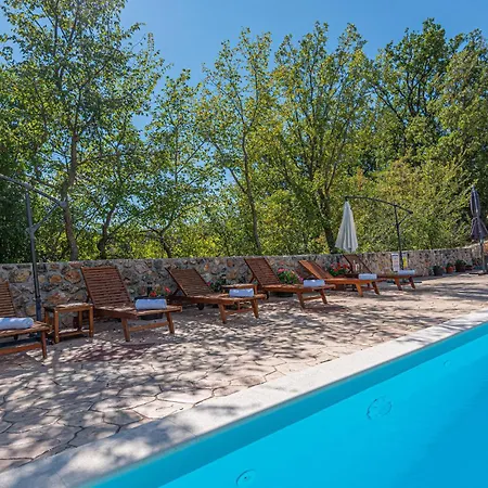 Gorgeous In Knin With Kitchen *