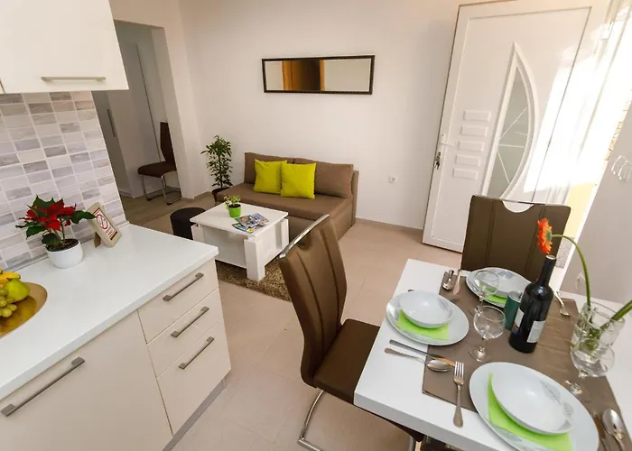 Gorgeous In Knin With Kitchen *